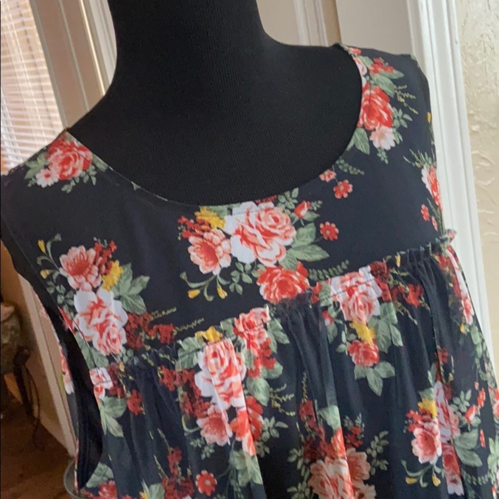 Floral Women’s shortsleeved top